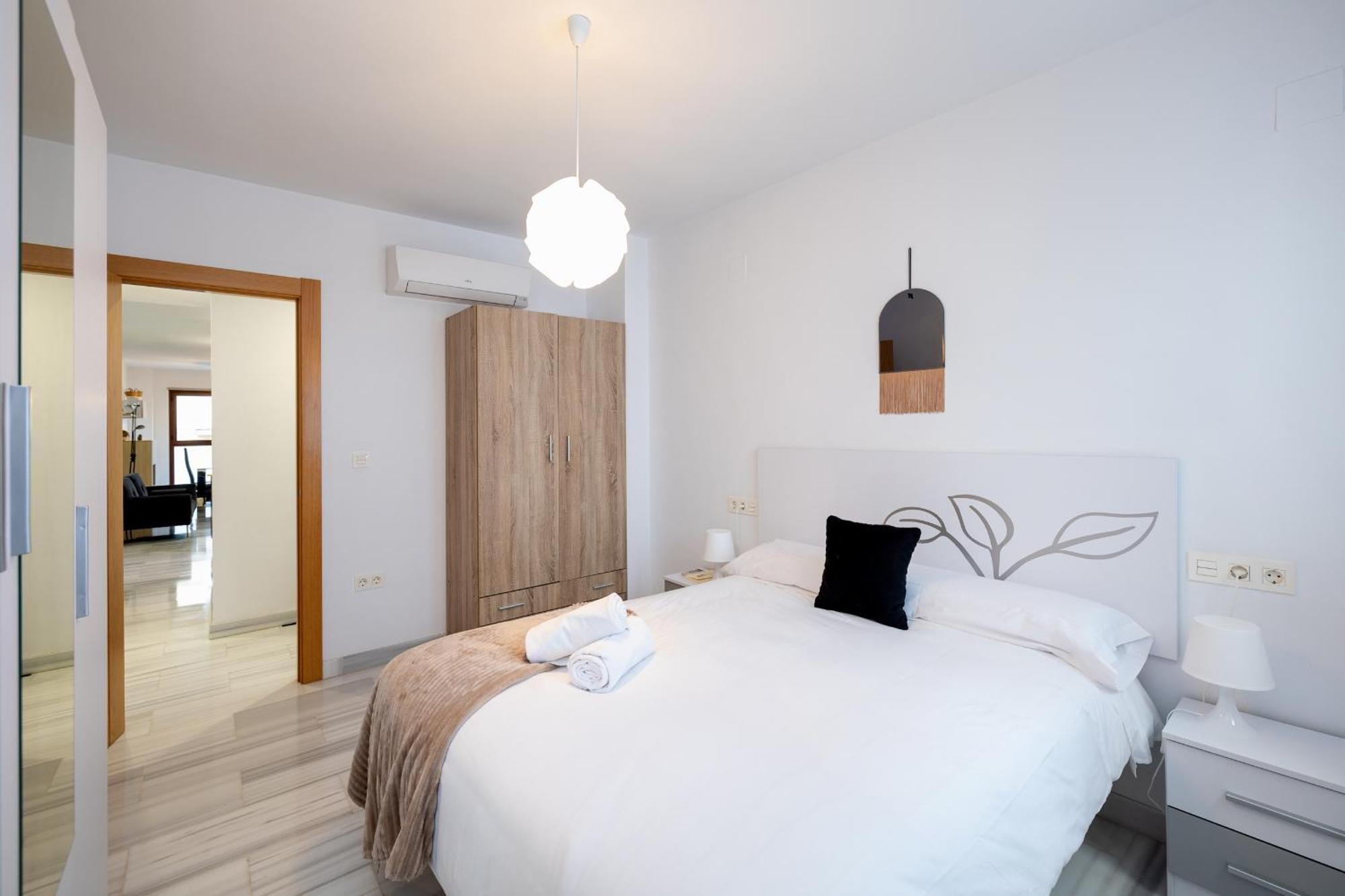 3 Bedroom Elegant & Cozy Centre Apartment